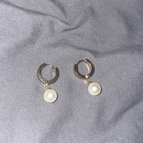 Gold pearl Huggies loops - Picture 6 of 8